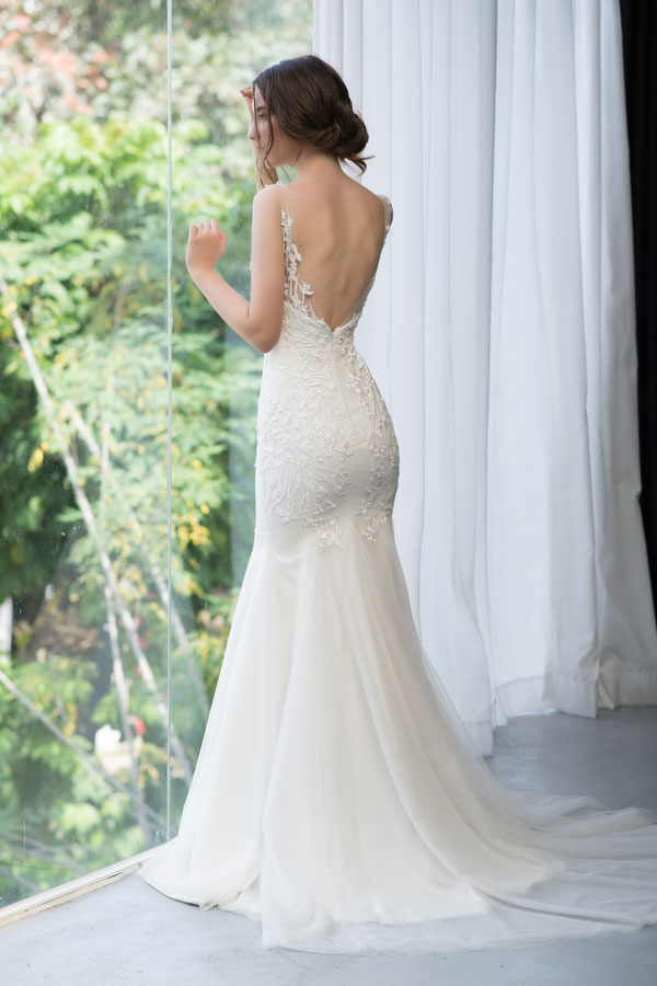 váy đuôi cá hở lưng mẫu váy cưới đẹp nhất 2020