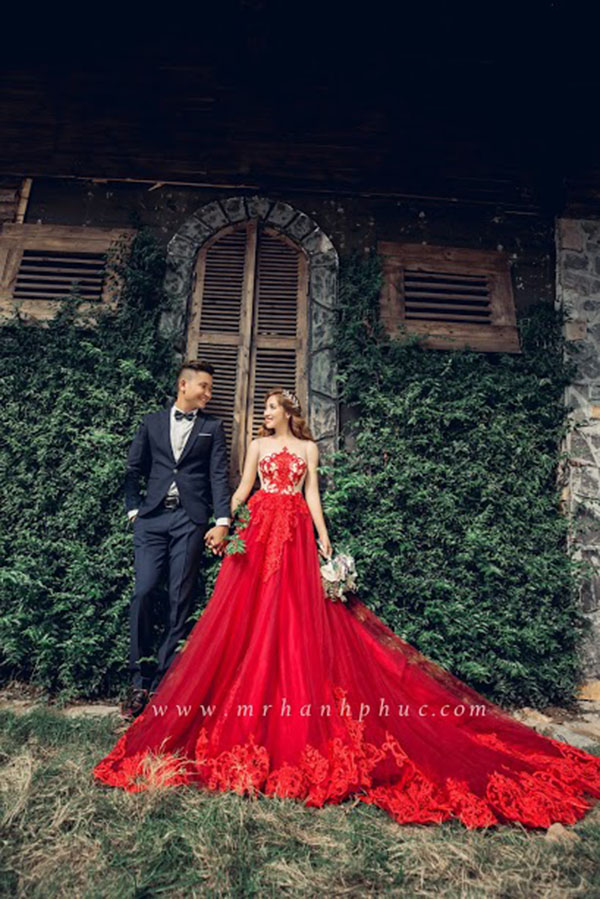 Top 20+ mẫu váy cưới màu đỏ đẹp nhất năm 2022 - Lucky Anh & Em