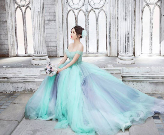 XIÊU LÒNG với 20 mẫu áo cưới màu xanh ngọc ĐẸP NHƯ MƠ
